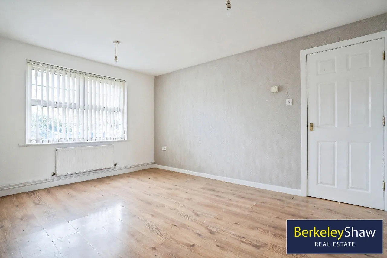 Francine Close, Liverpool, L3, photo 2