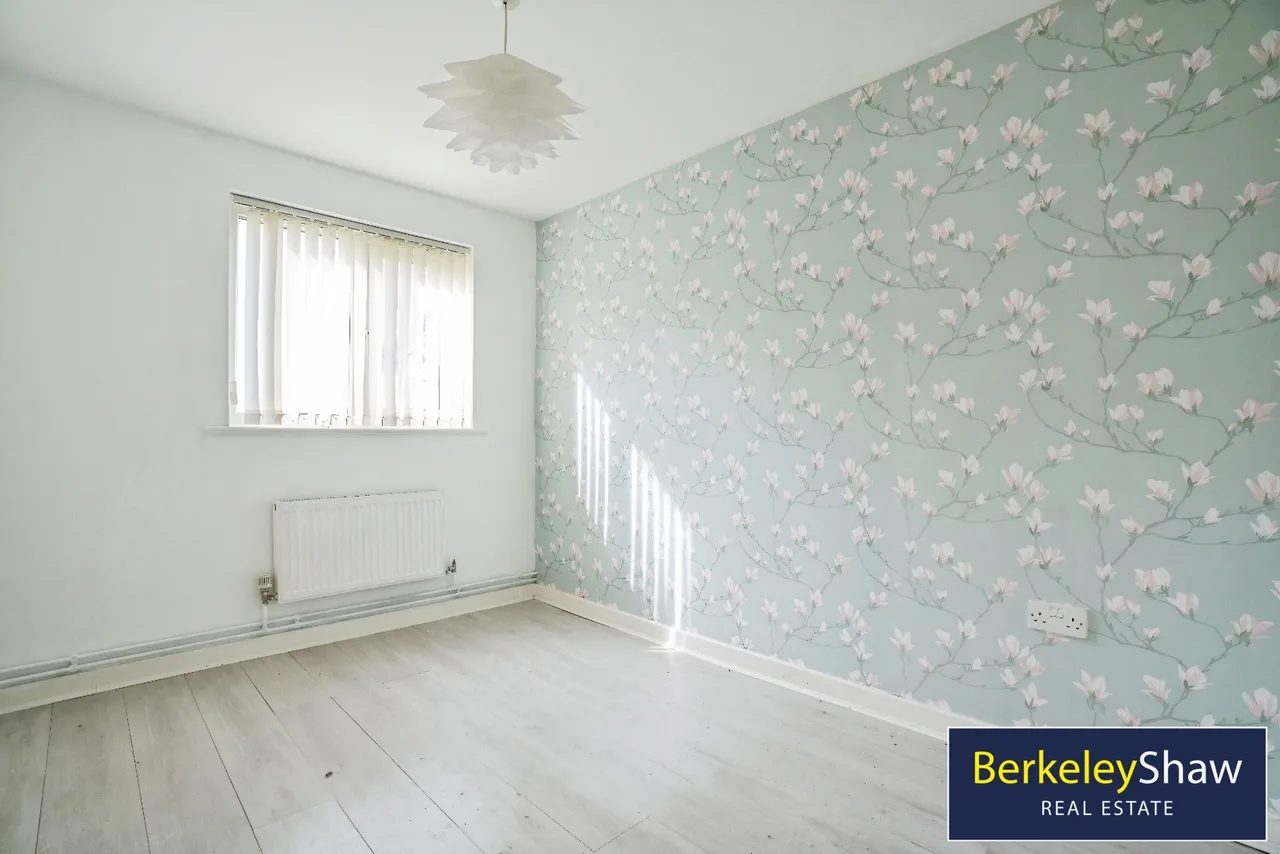 Francine Close, Liverpool, L3, photo 4