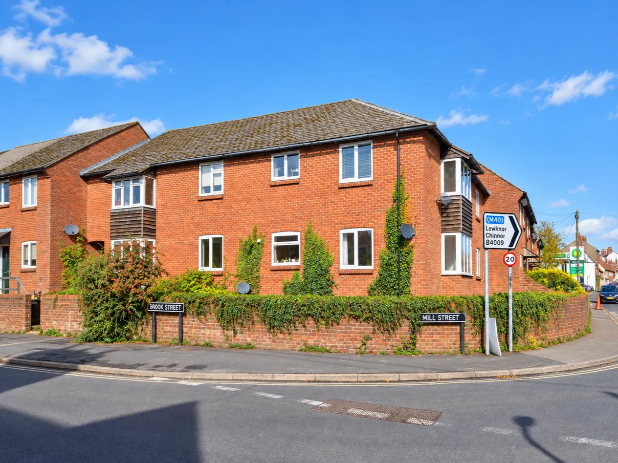 2 bed flat for sale, Brook Street, Watlington