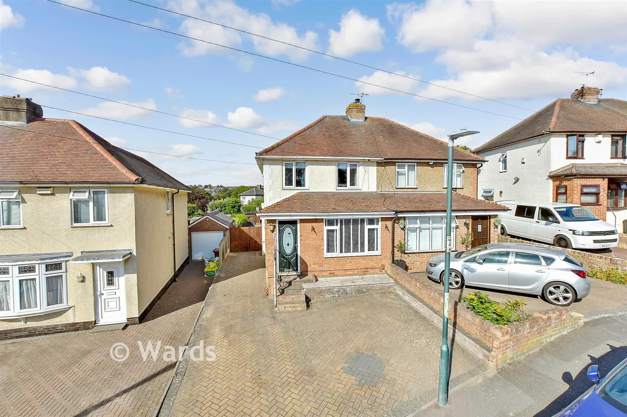 3 bed house for sale, Woodstock Road, Strood, ME2