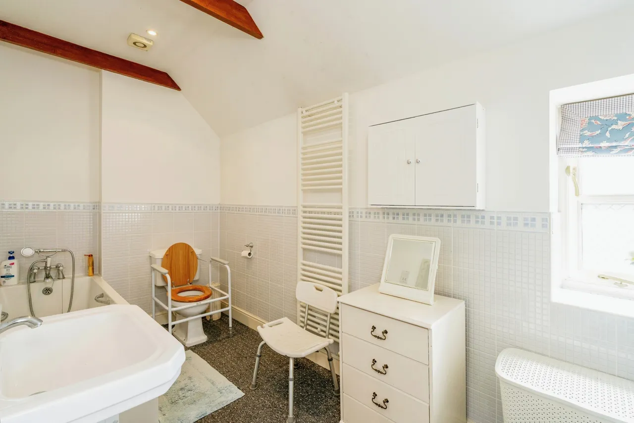 The Rockeries, Midhurst, GU29, photo 11