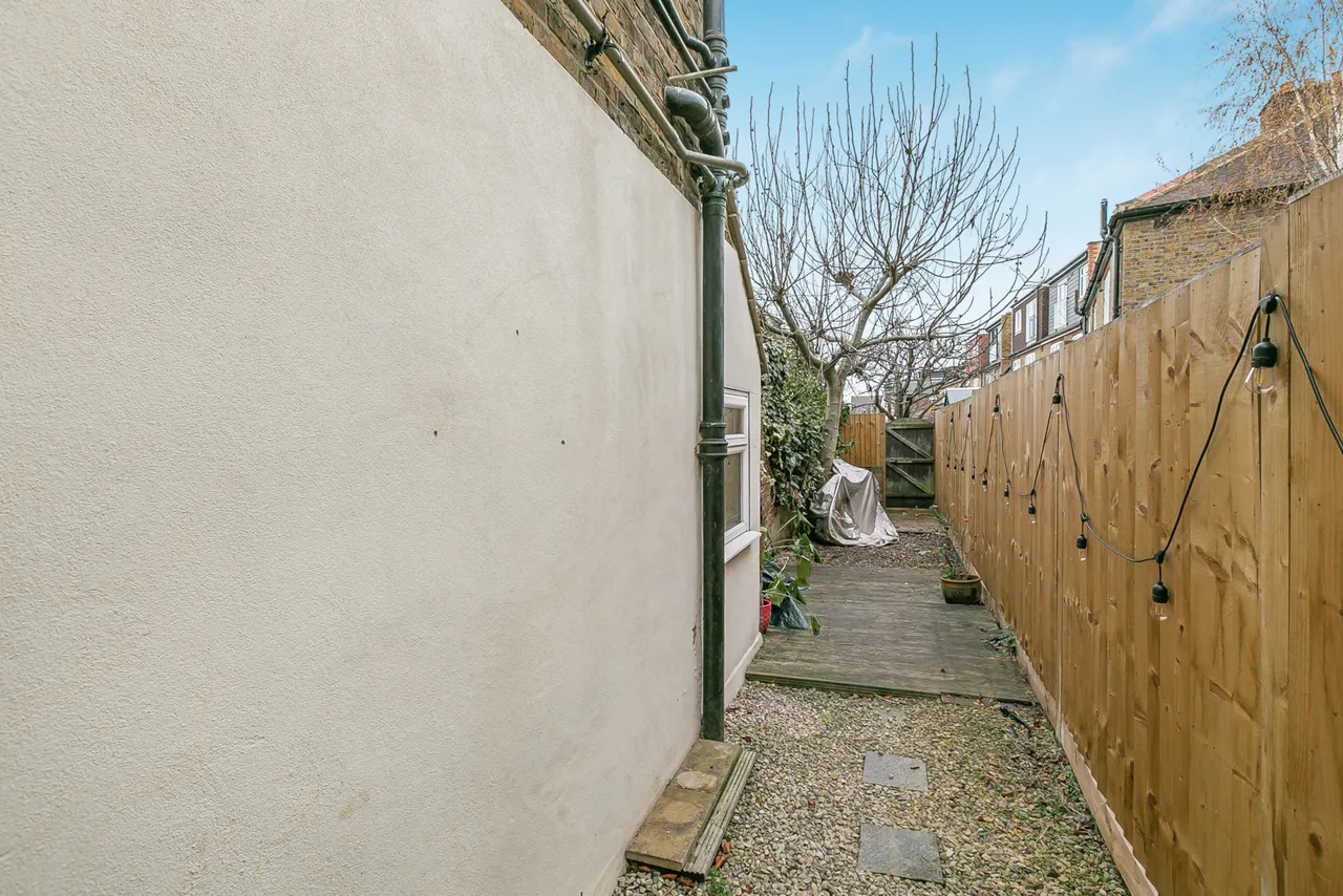 Staines Road, Twickenham, TW2, photo 18