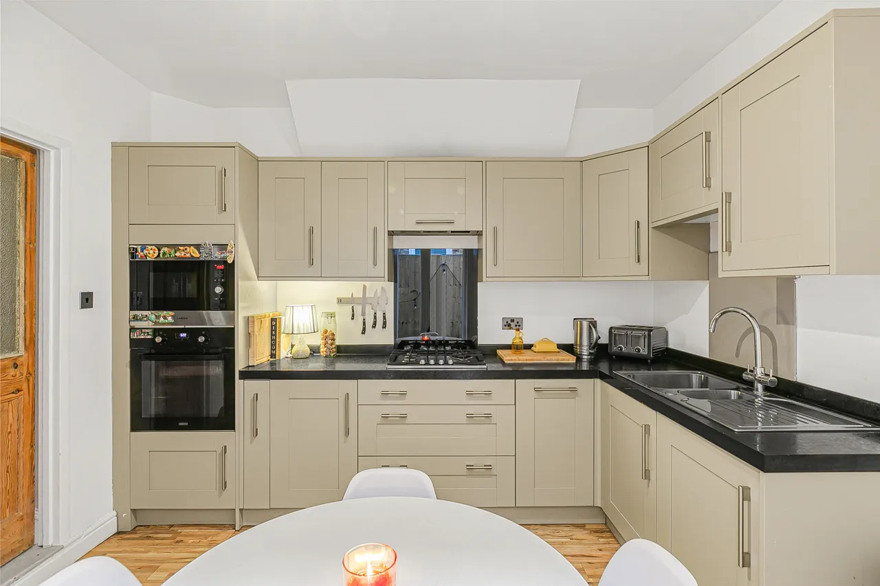 Staines Road, Twickenham, TW2, photo 9