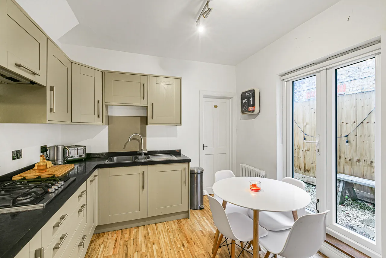 Staines Road, Twickenham, TW2, photo 15