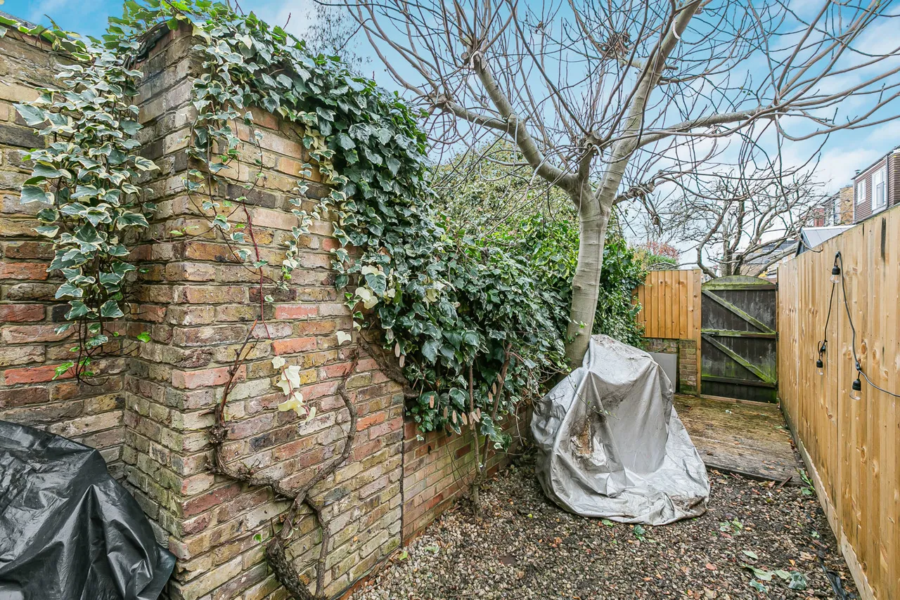 Staines Road, Twickenham, TW2, photo 5