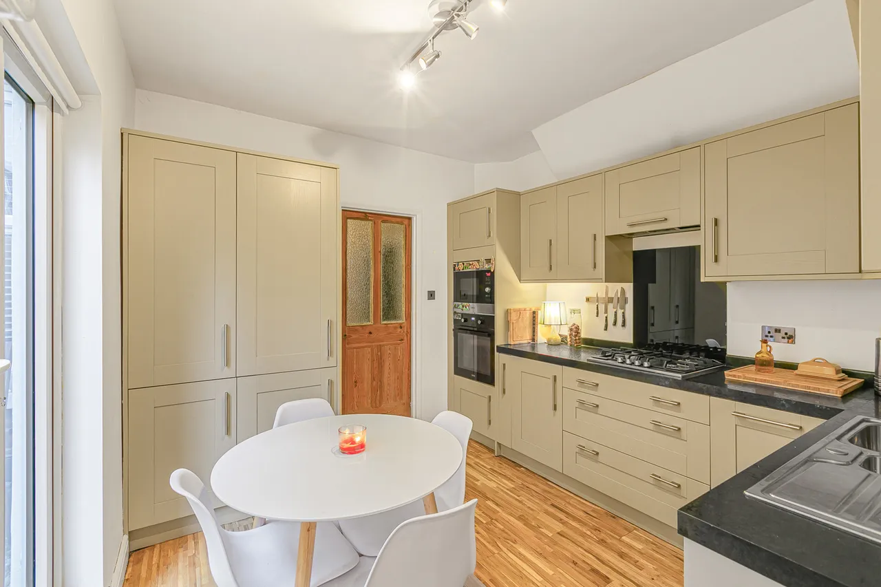 Staines Road, Twickenham, TW2, photo 7