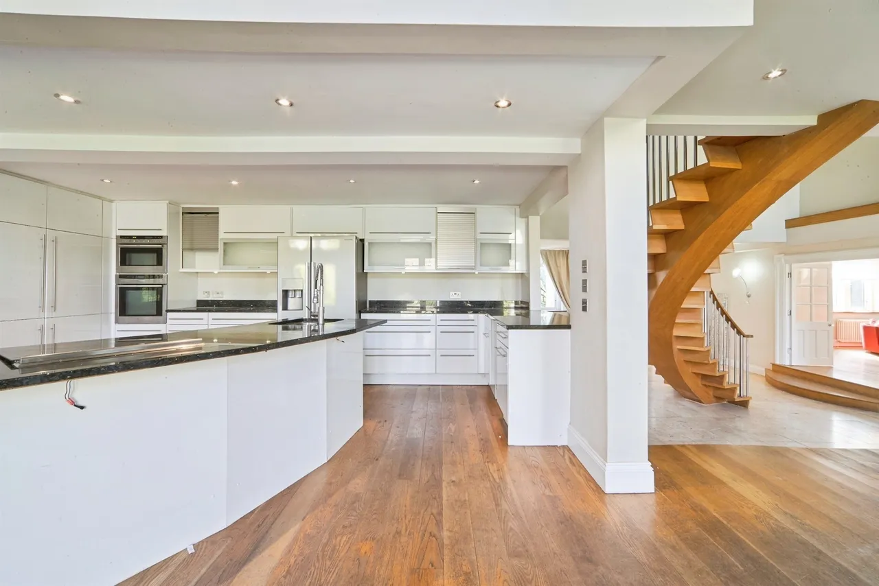 Radcliffe Lane, Pudsey, LS28, photo 5