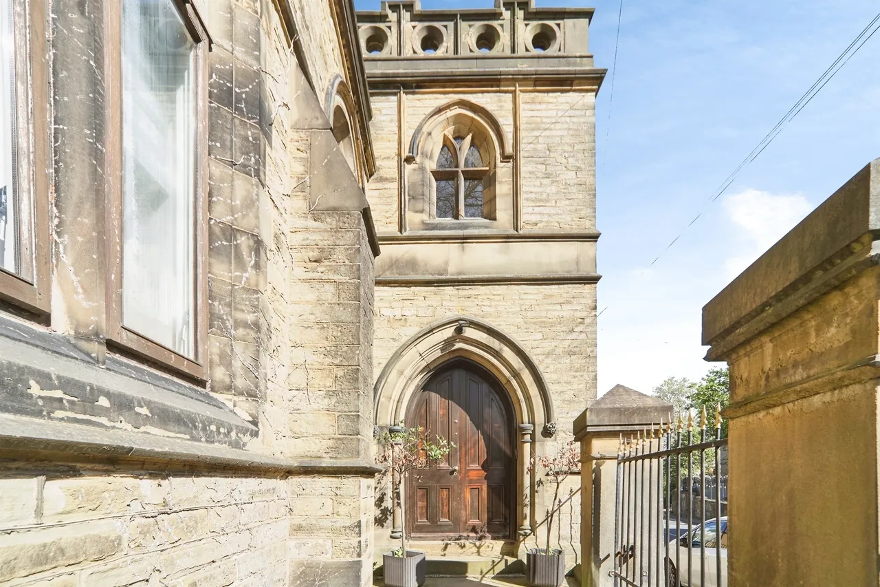 Radcliffe Lane, Pudsey, LS28, photo 4