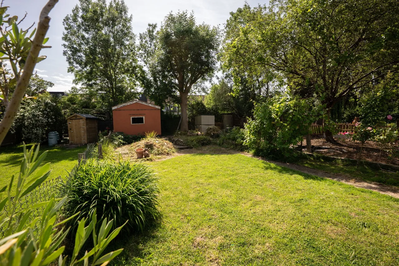 Brackley Square, Woodford Green, IG8, photo 11