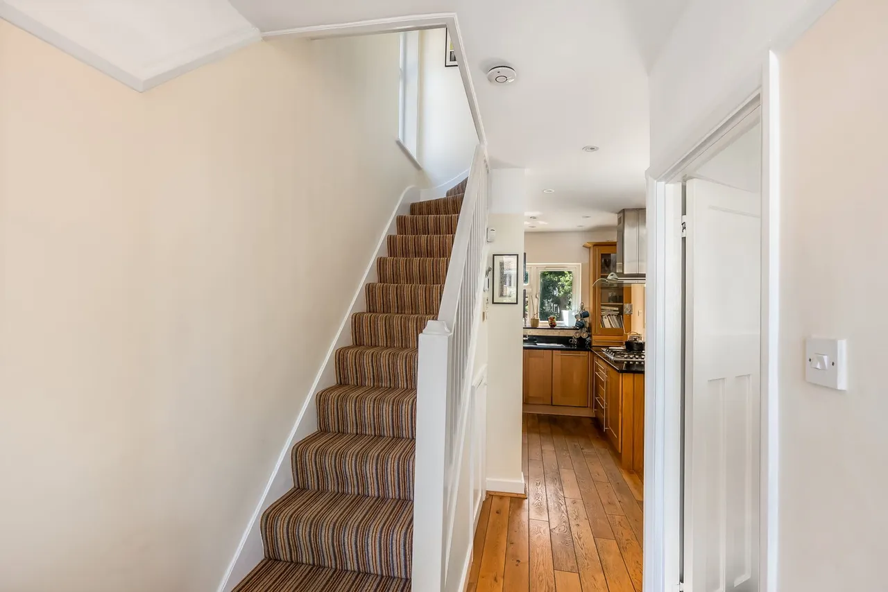 Brackley Square, Woodford Green, IG8, photo 21