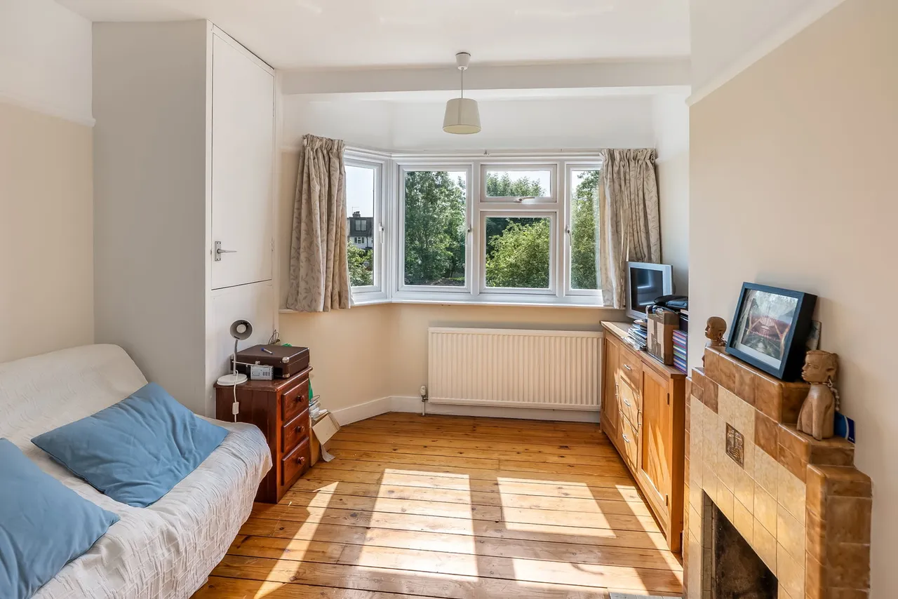 Brackley Square, Woodford Green, IG8, photo 26