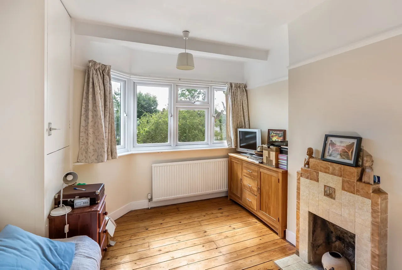 Brackley Square, Woodford Green, IG8, photo 27