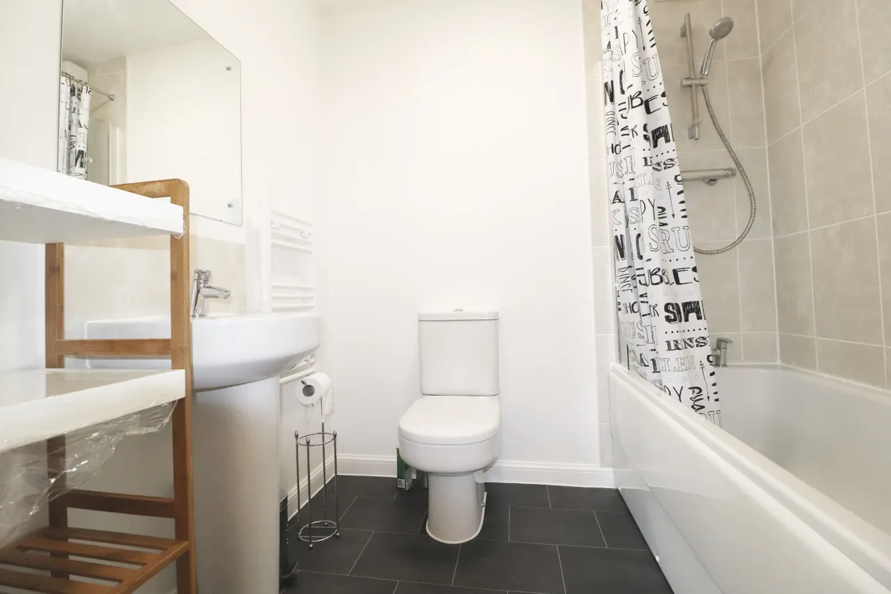 Heol Gruffydd, Rhydyfelin, Pontypridd, CF37, photo 7