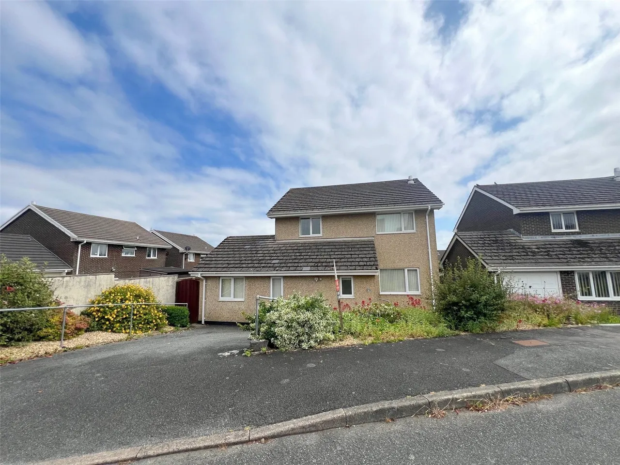 4 bed house for sale, Longfellow Close, Priory Park, SA61