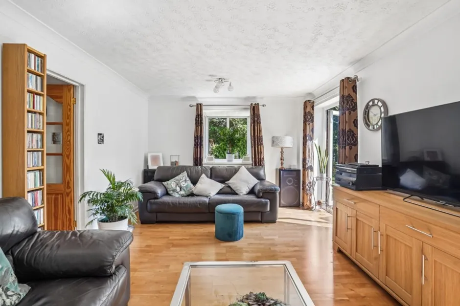 Wenlack Close, Denham, UB9, photo 4