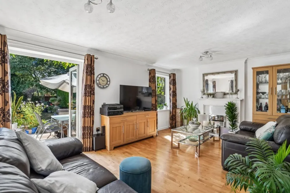 Wenlack Close, Denham, UB9, photo 3