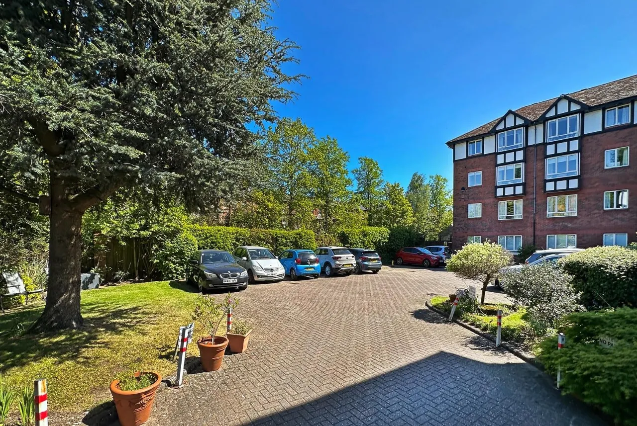 Brown Street, Hale, Cheshire WA14 2EU, photo 20