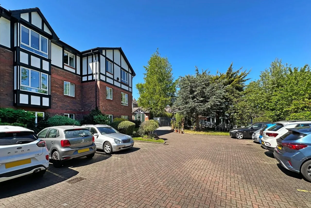 Brown Street, Hale, Cheshire WA14 2EU, photo 19