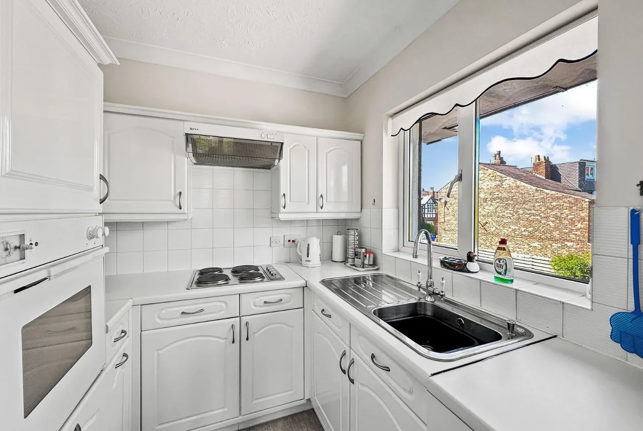 Brown Street, Hale, Cheshire WA14 2EU, photo 3