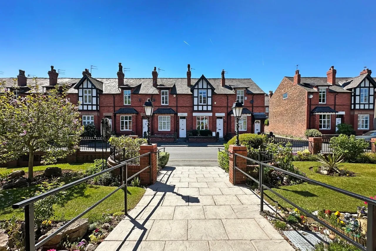 Brown Street, Hale, Cheshire WA14 2EU, photo 23