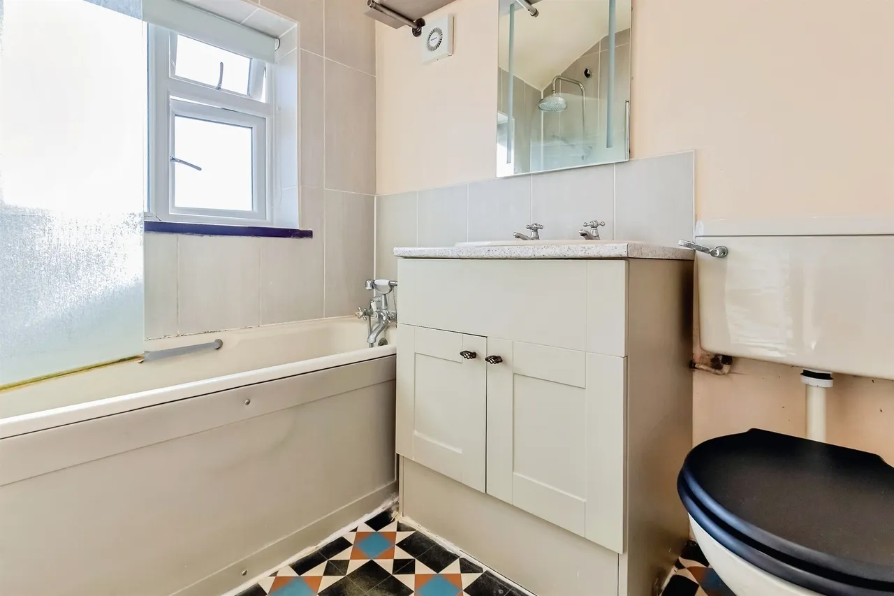 Sutherland Way, Stamford, PE9, photo 13