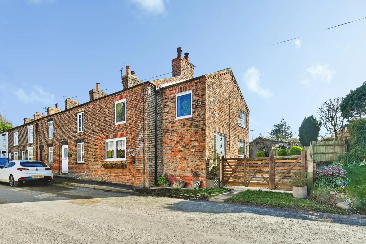 2 bed house for sale, Main Street, Thwing, YO25