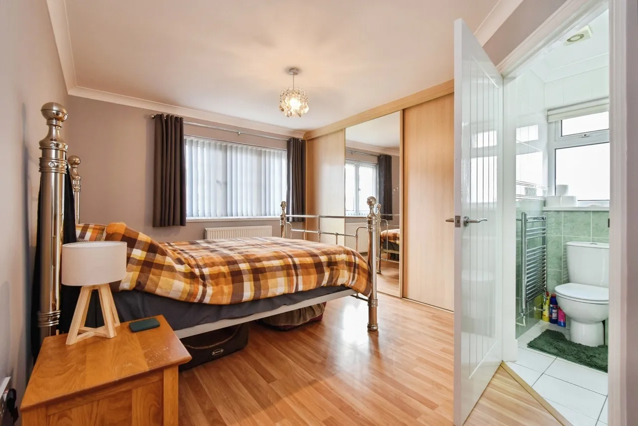 Clos Nant-y-Ci, Saron, SA18, photo 16