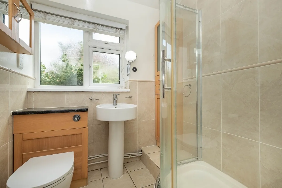 Udney Park Road, Teddington, TW11, photo 9