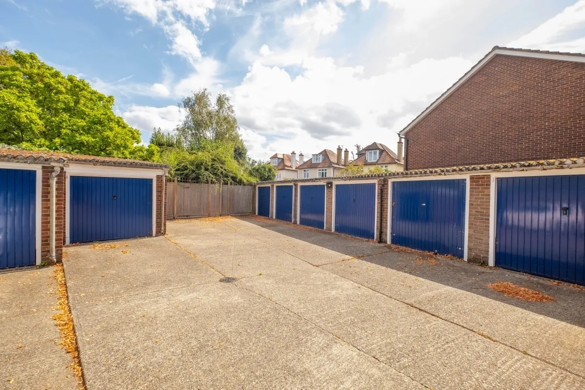 Udney Park Road, Teddington, TW11, photo 11