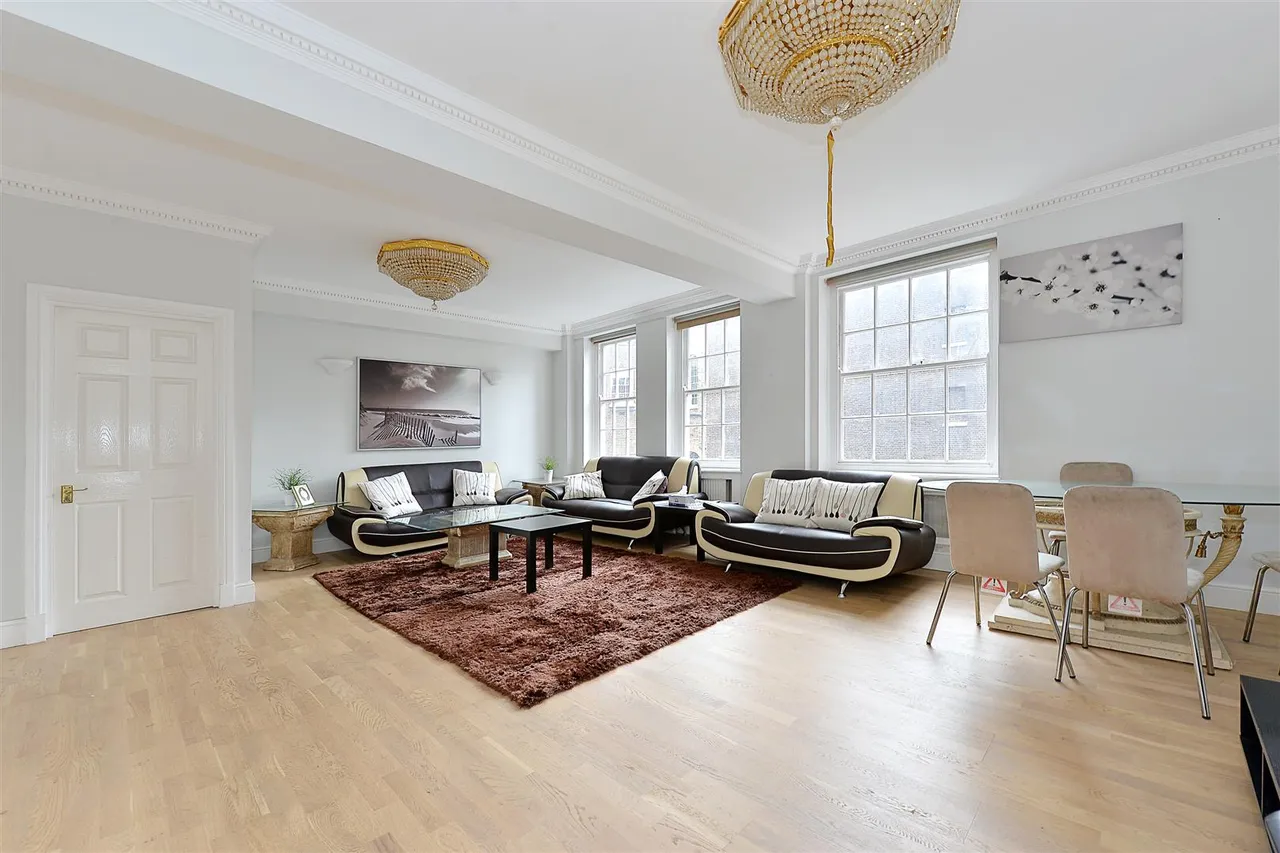 3 bed property for sale, Portman Square, Marylebone, W1H