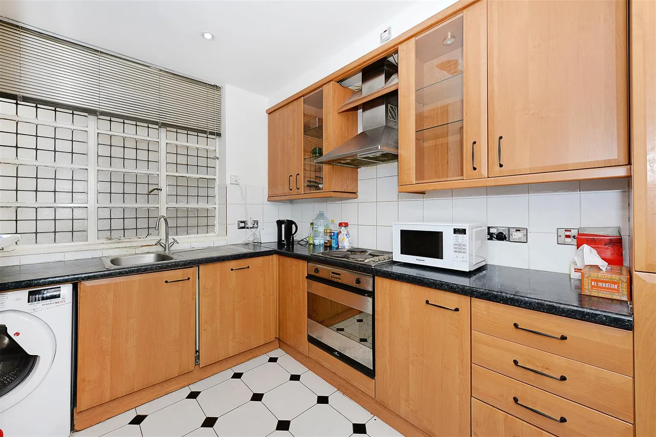 Portman Square, Marylebone, W1H, photo 4