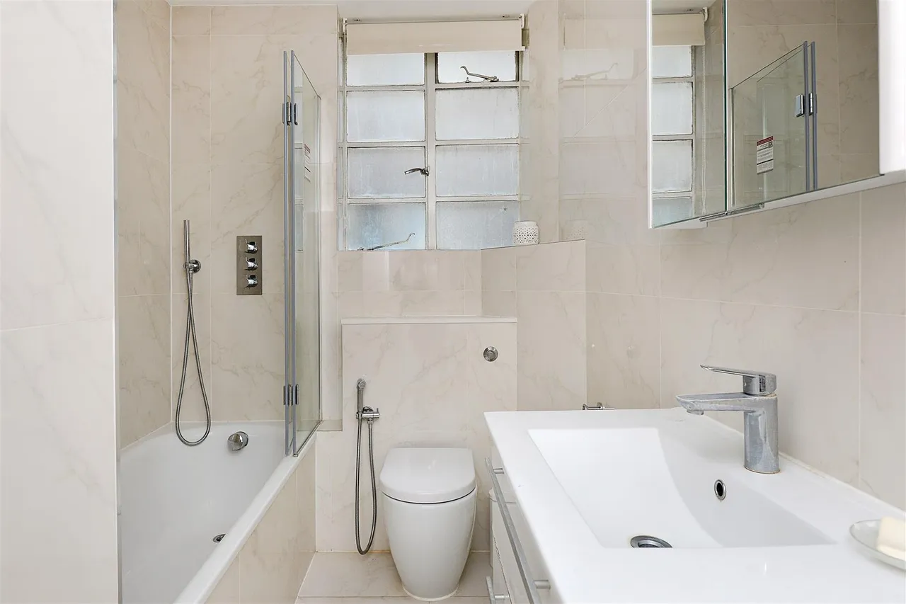 Portman Square, Marylebone, W1H, photo 8
