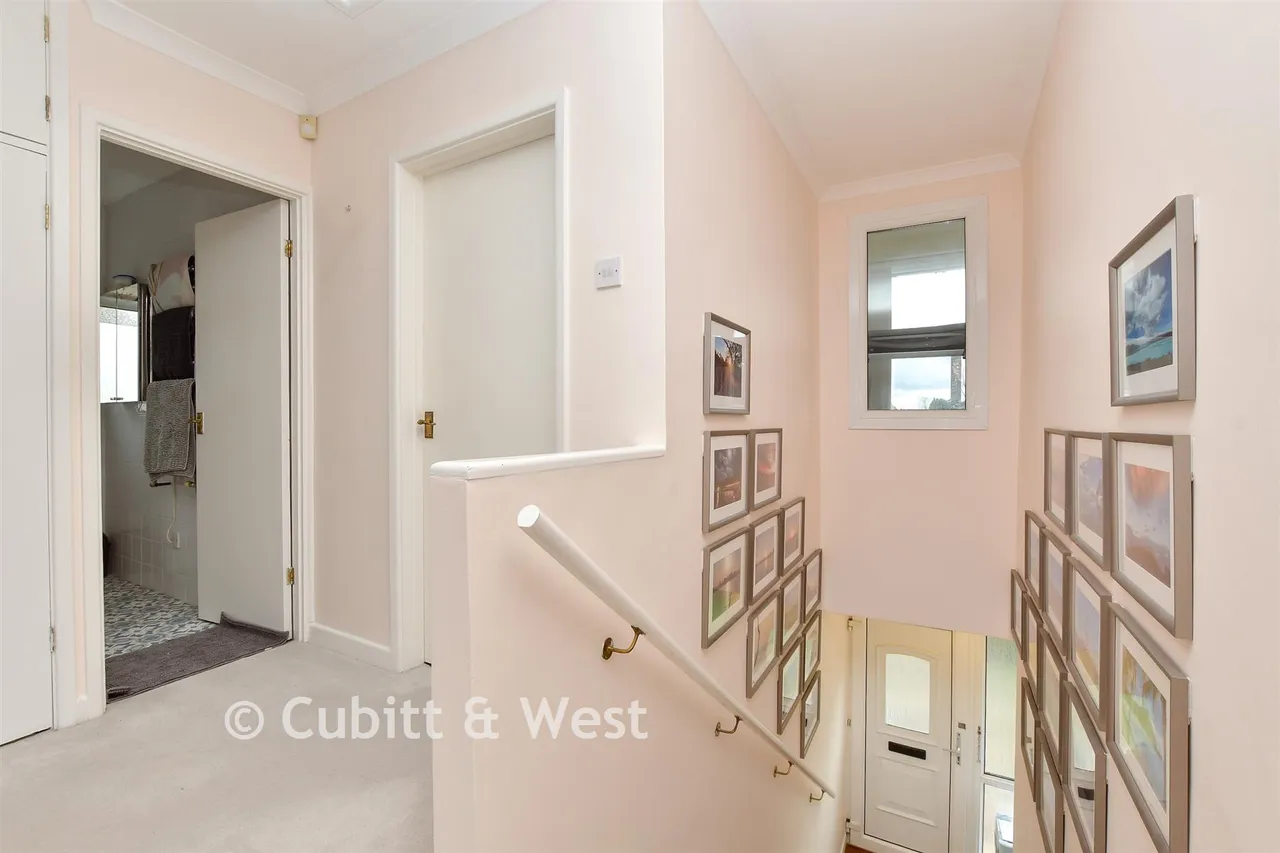 Courtlands Crescent, Banstead, SM7, photo 7
