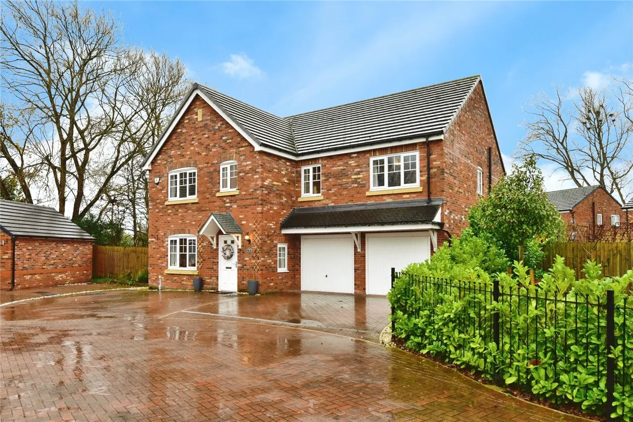 Long Croft Close, Holmes Chapel, Crewe, Cheshire, CW4, photo 24