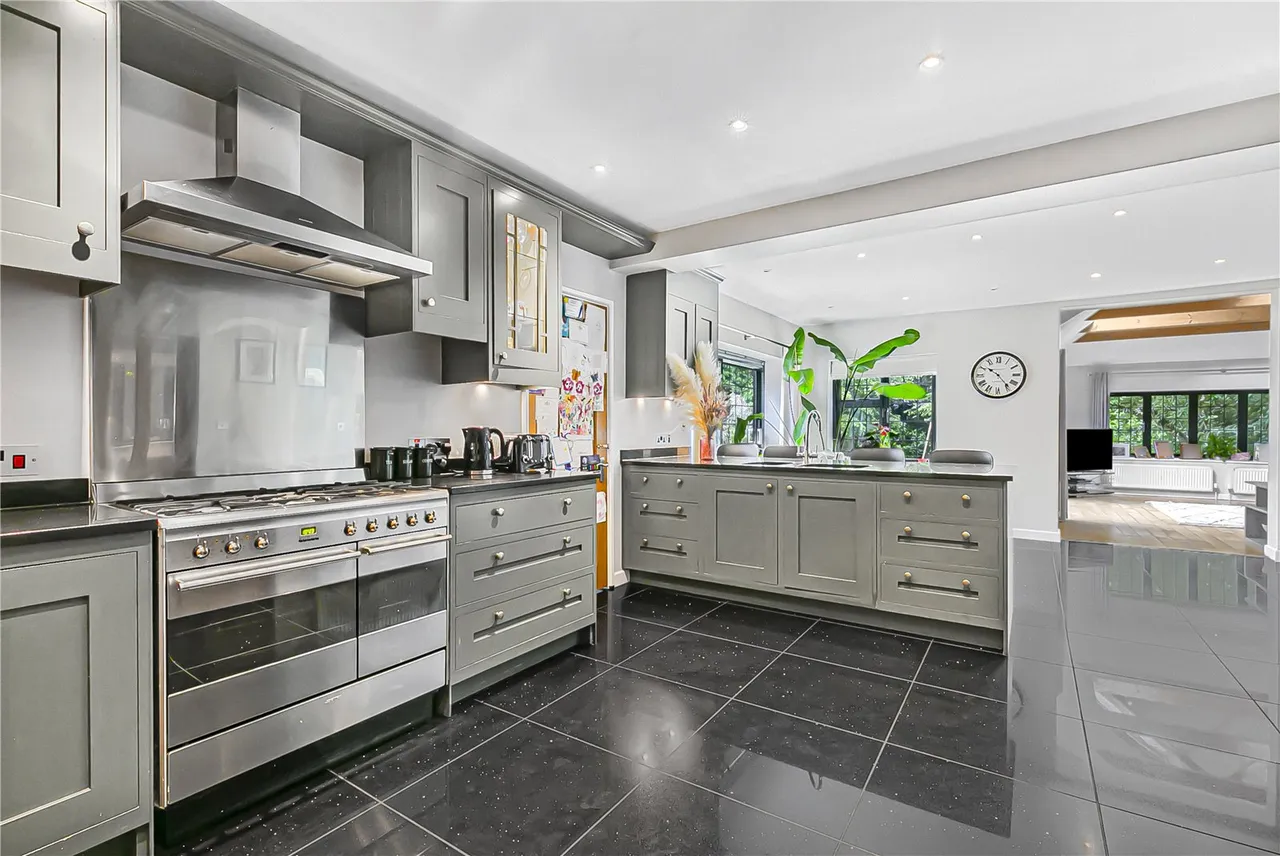 Kentish Lane, Brookmans Park, Hertfordshire, AL9 6NG, photo 4
