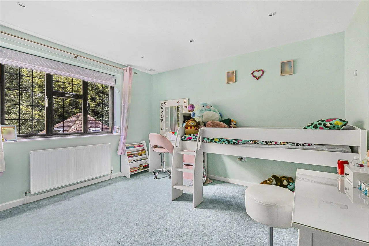 Kentish Lane, Brookmans Park, Hertfordshire, AL9 6NG, photo 13