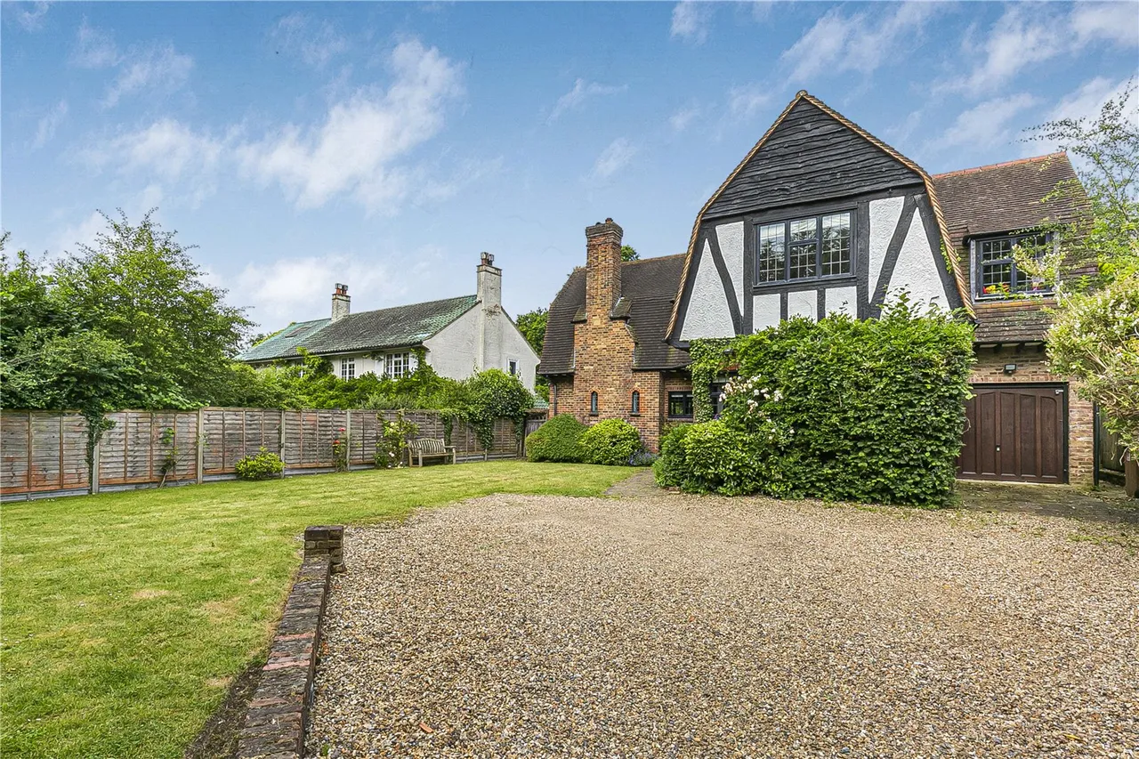Kentish Lane, Brookmans Park, Hertfordshire, AL9 6NG, photo 20
