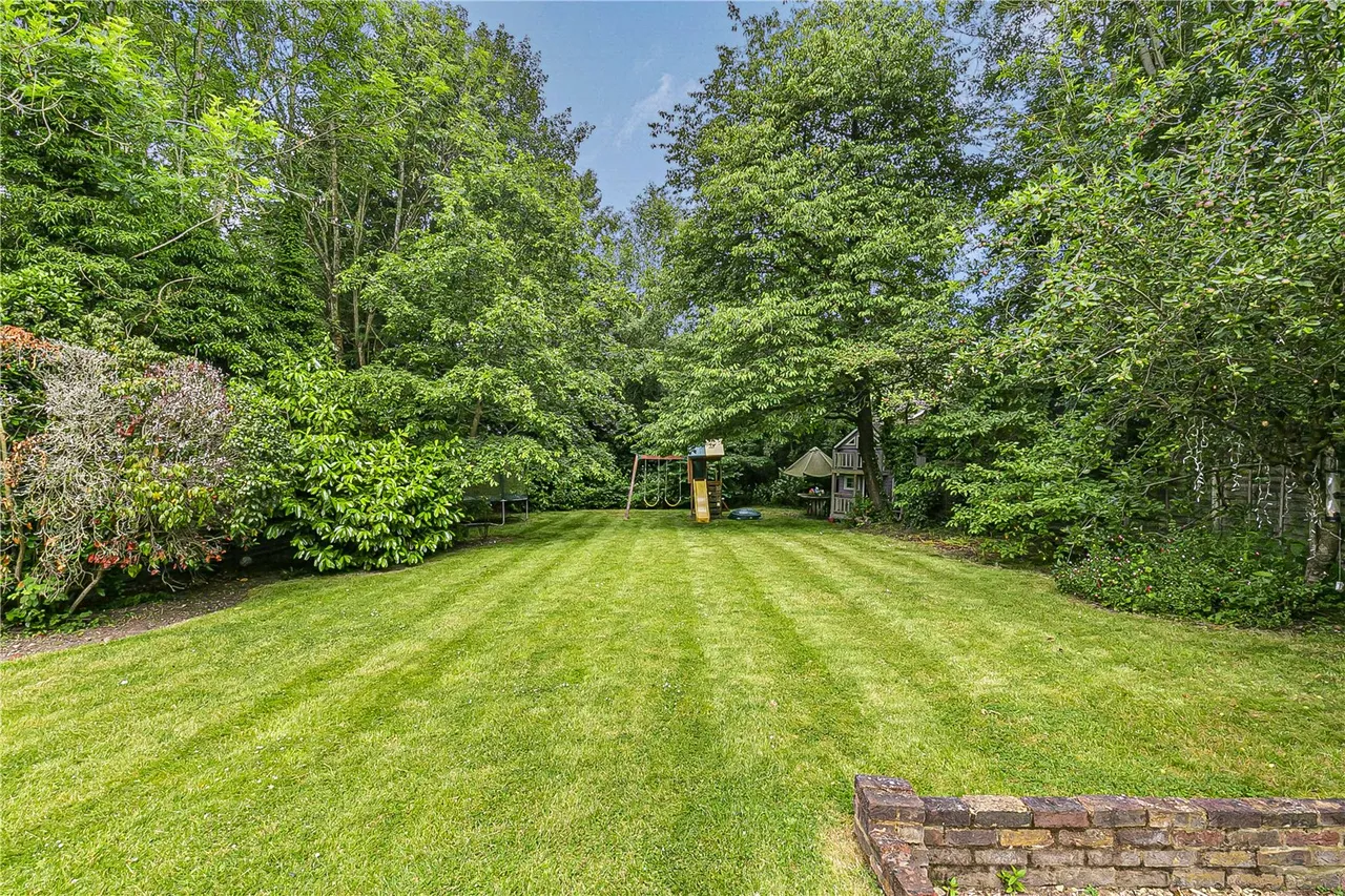 Kentish Lane, Brookmans Park, Hertfordshire, AL9 6NG, photo 5
