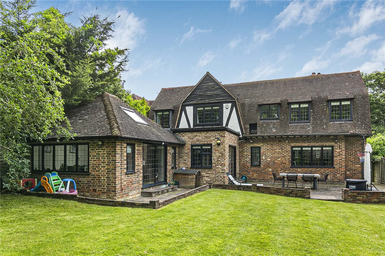 5 bed house for sale — Kentish Lane, Brookmans Park, Hertfordshire, AL9 6NG