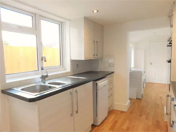 Pole Hill Road, Uxbridge, Greater London, UB10 0PZ, photo 5