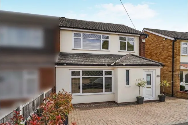 3 bed house for sale, Helmsdale Close, Romford, RM1