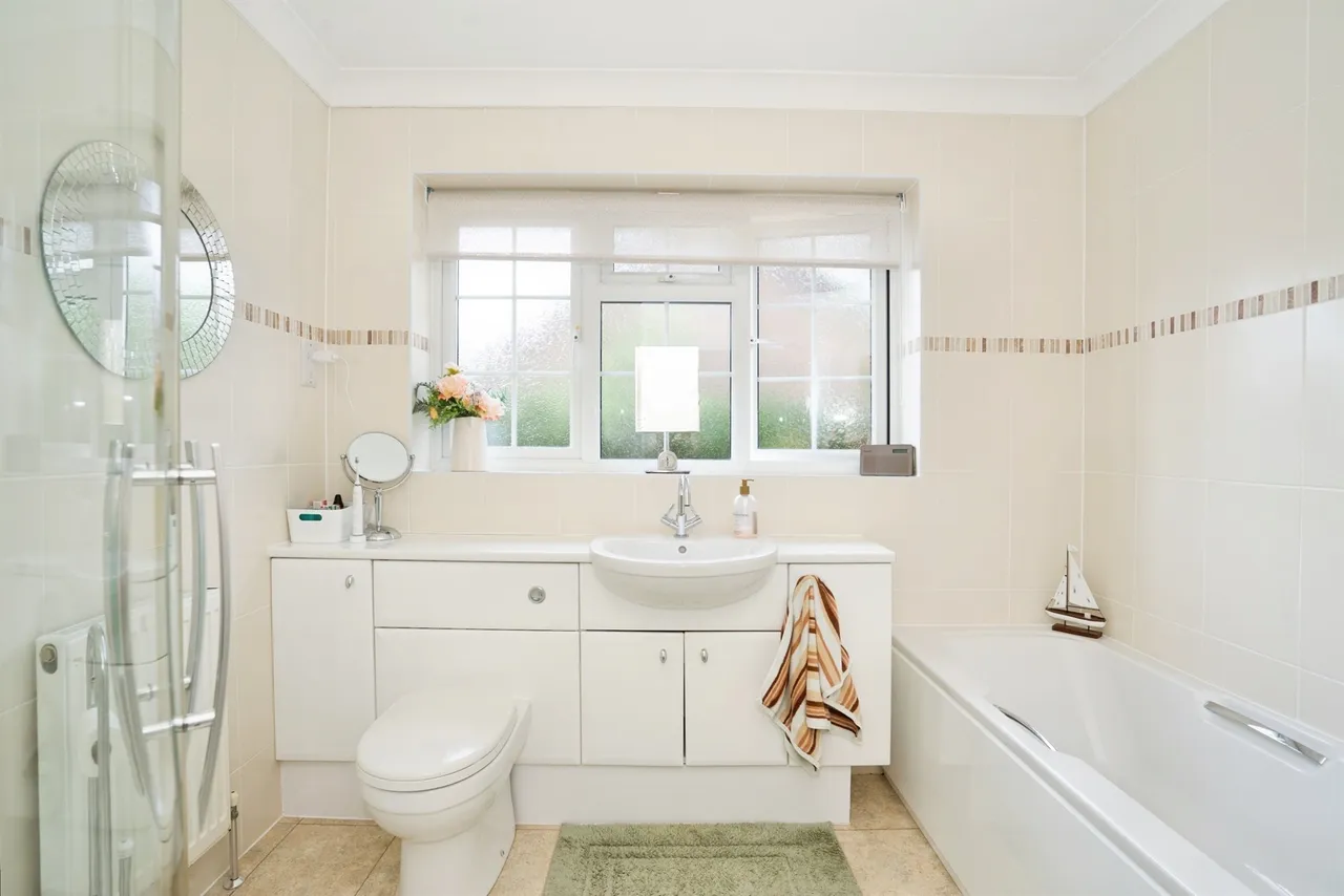 St. Peters Road, Seaford, BN25, photo 14