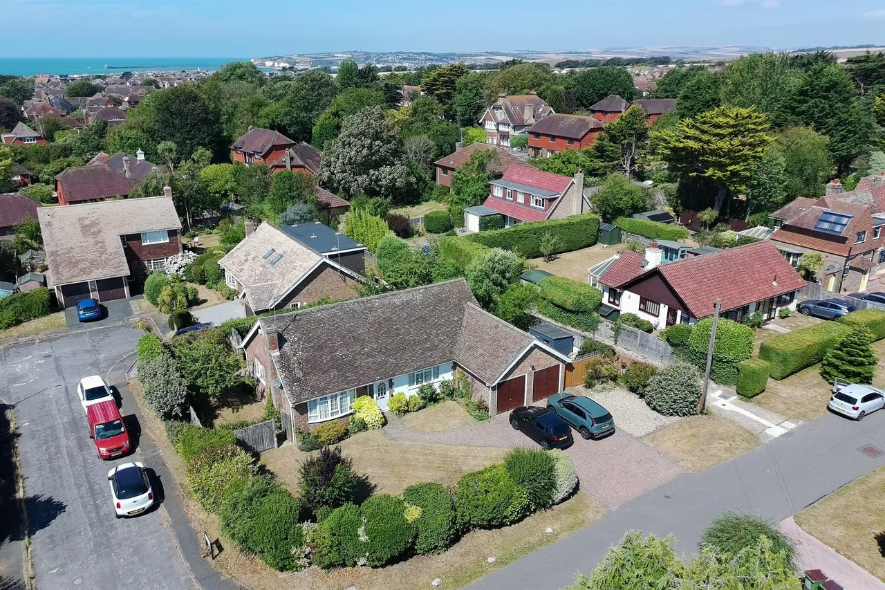 St. Peters Road, Seaford, BN25, photo 2