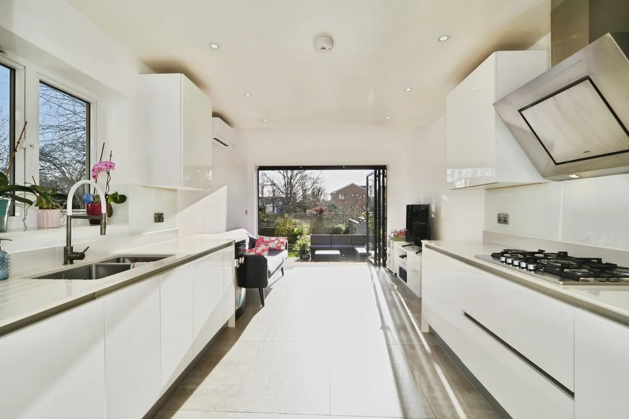 The Limes Avenue, London, N11, photo 5