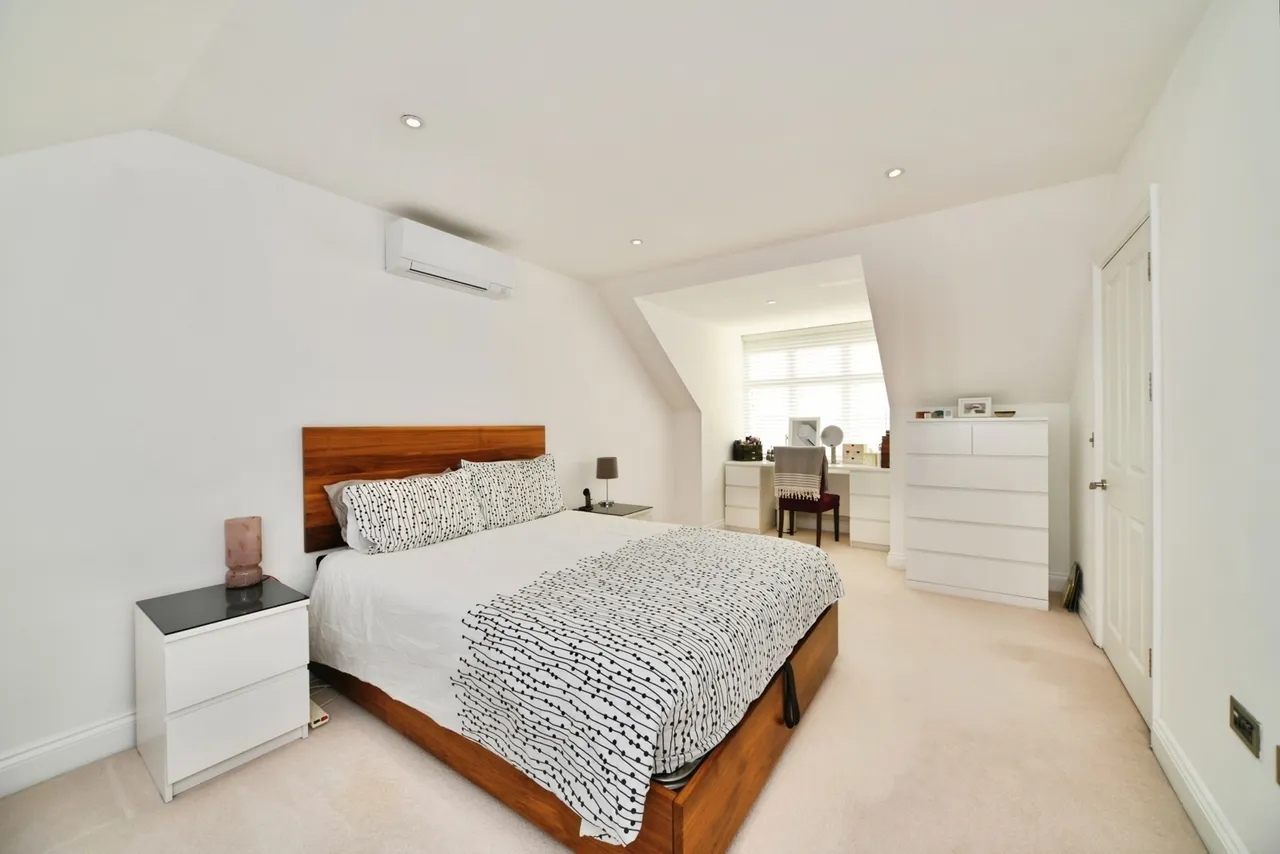 The Limes Avenue, London, N11, photo 8