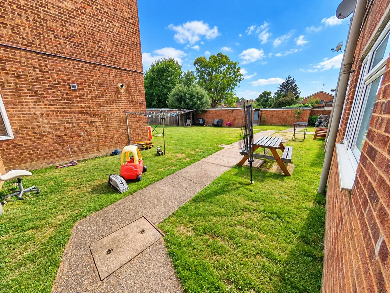 The Farmlands, Northolt, UB5, photo 7