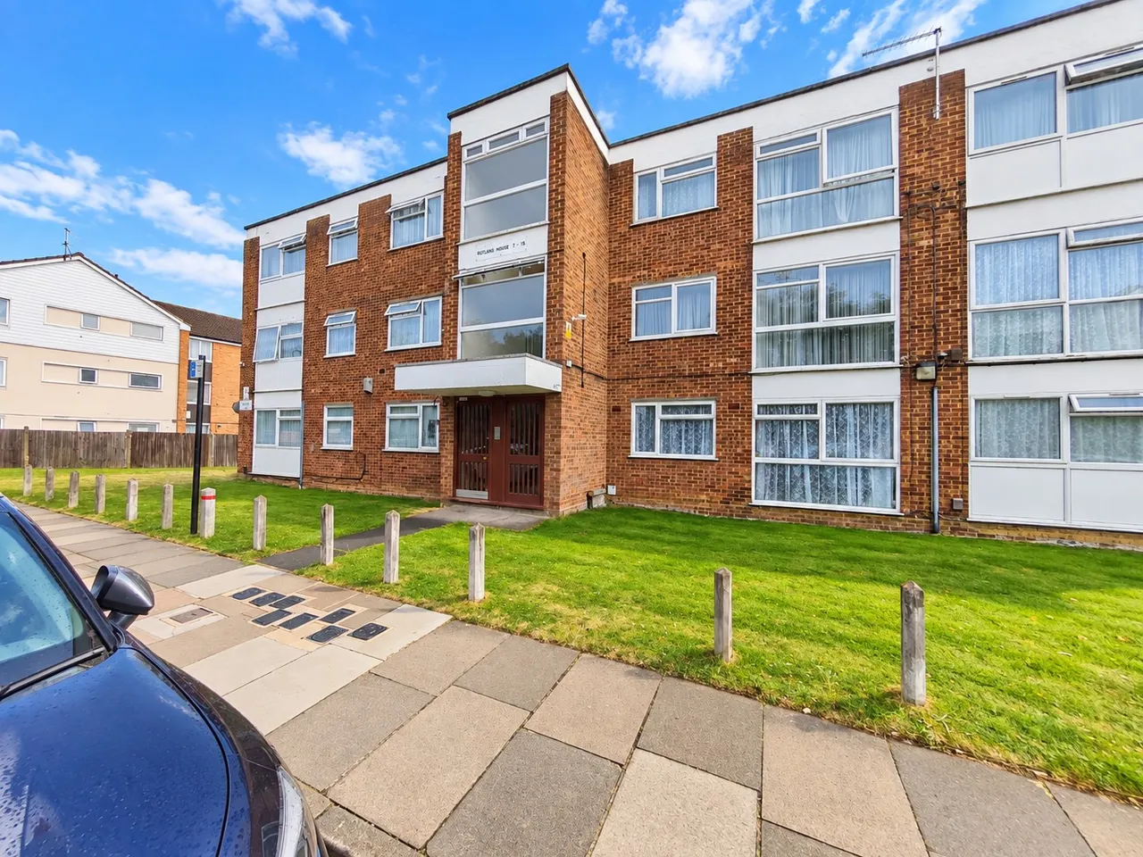 2 bed flat for sale, The Farmlands, Northolt, UB5