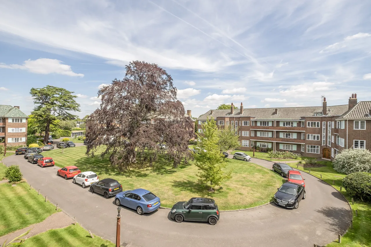 Roehampton Close, London, SW15, photo 4
