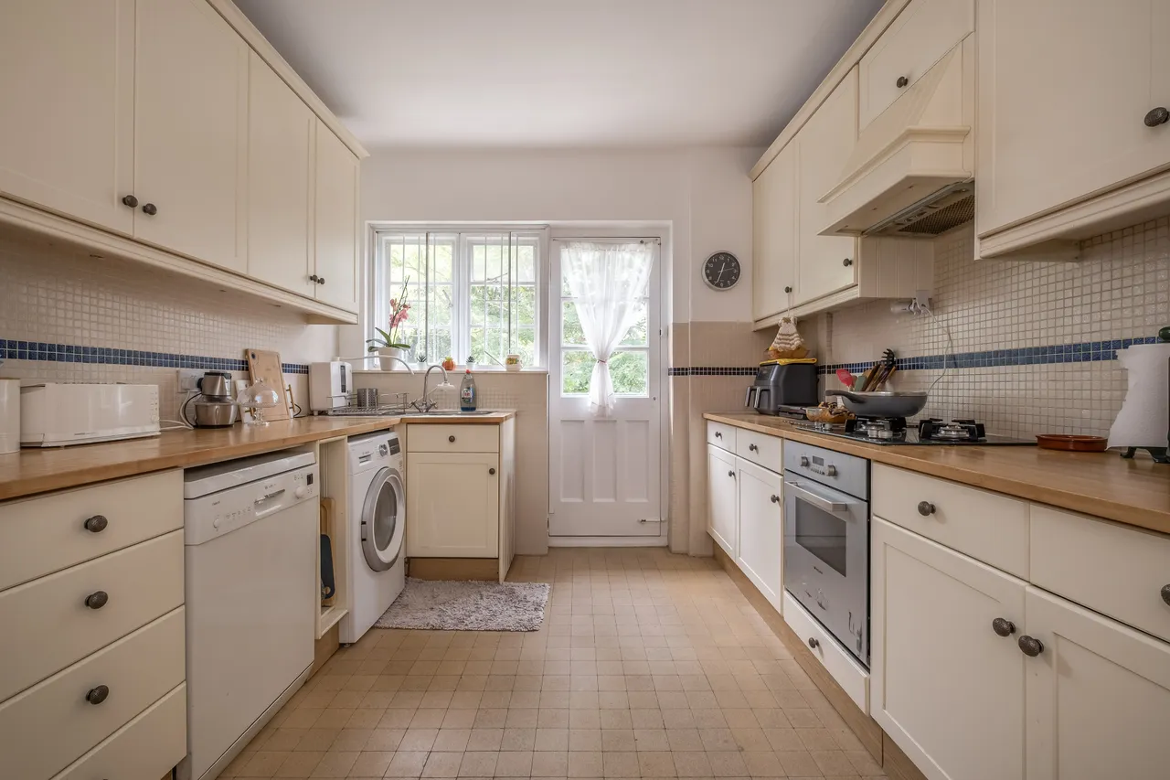 Roehampton Close, London, SW15, photo 9