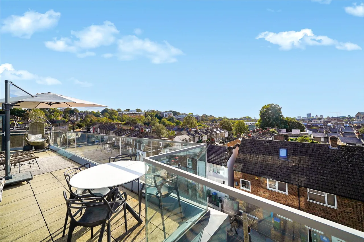 Hawthorne Crescent, London, SE10, photo 15